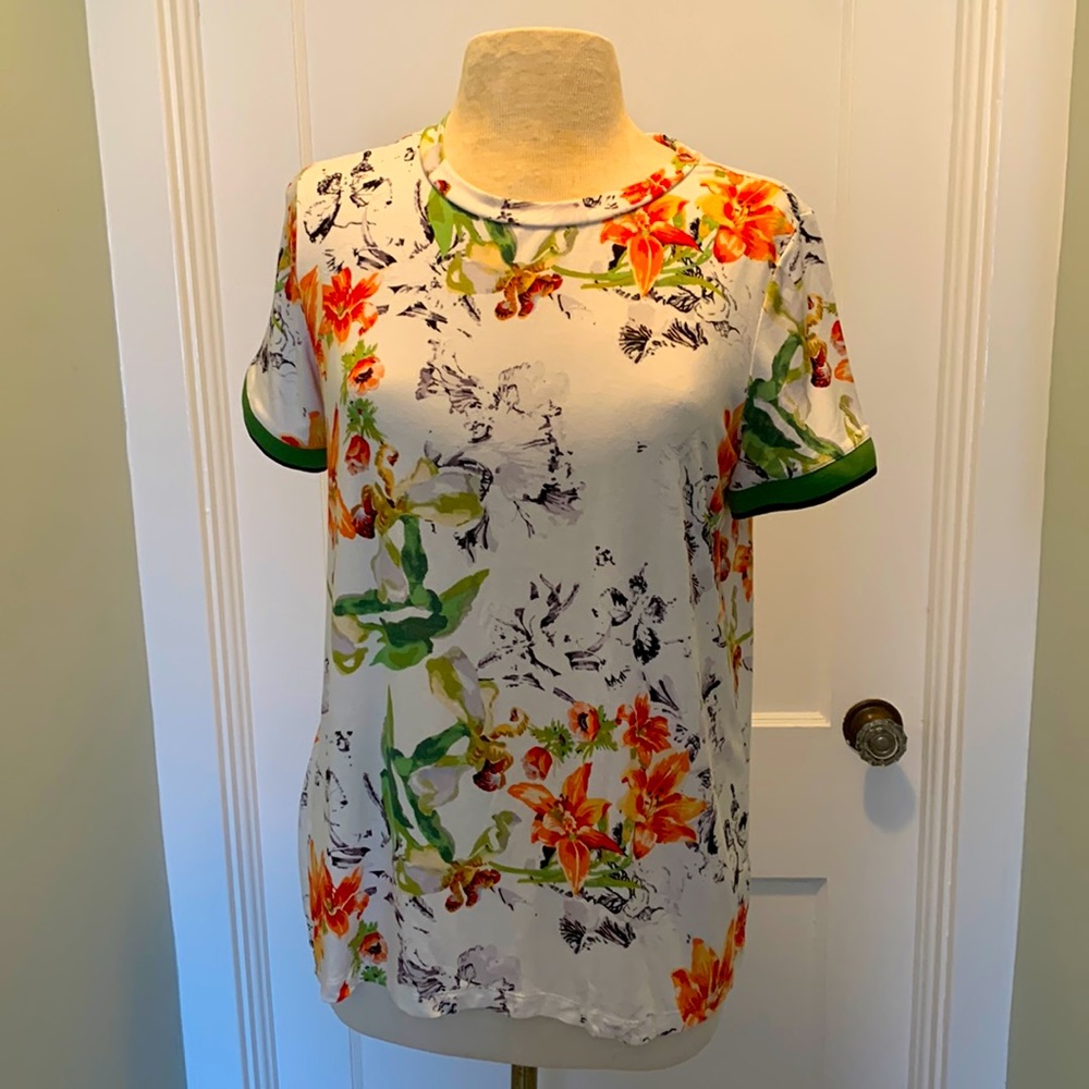 Excellent Condition Floral Stretch High Neck Tee Shirt - size Large